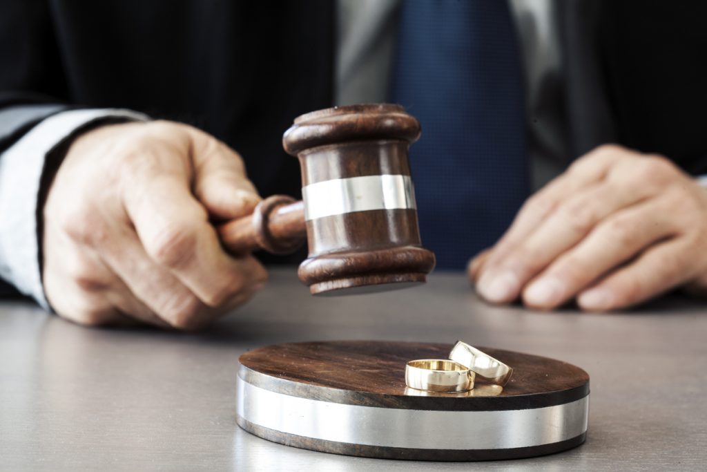 divorce lawyers